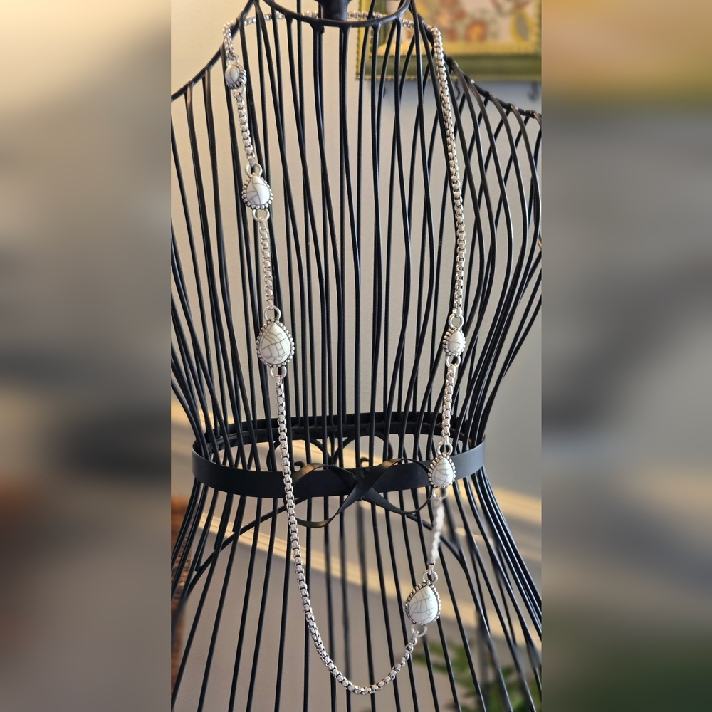 Stylish Silver Pearl Box Chain Necklace